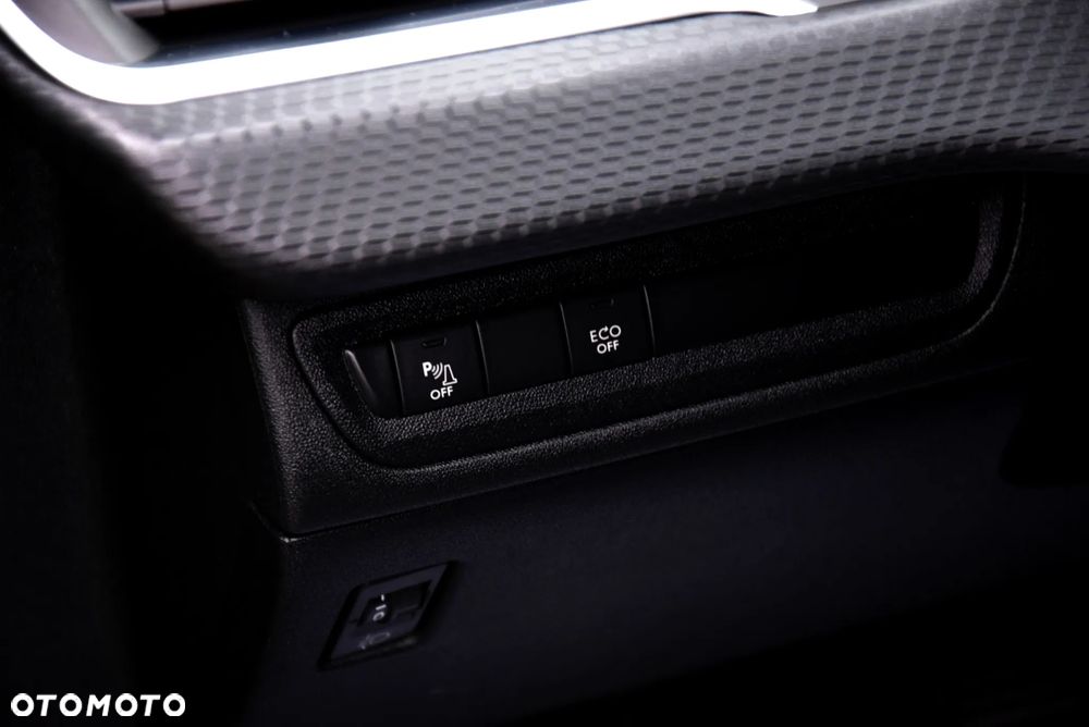 Peugeot 2008 1.2 Pure Tech Allure S&S - 24