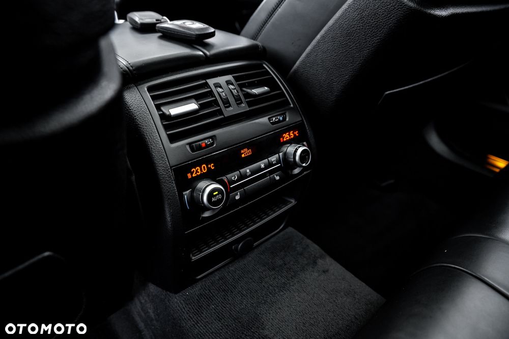 BMW Seria 5 M550d xDrive - 18