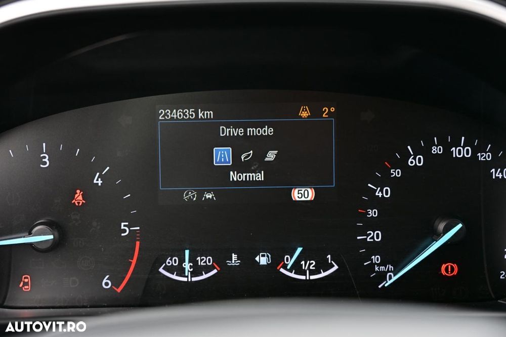 Ford Focus 1.5 EcoBlue Start-Stopp-System TREND - 17