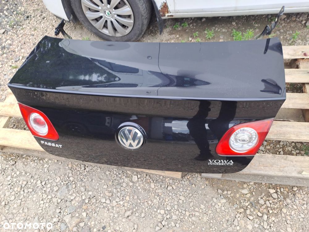 Volkswagen Passat B6 FL sedan zderzak tylny z PDC kod lakieru LC9X - 8