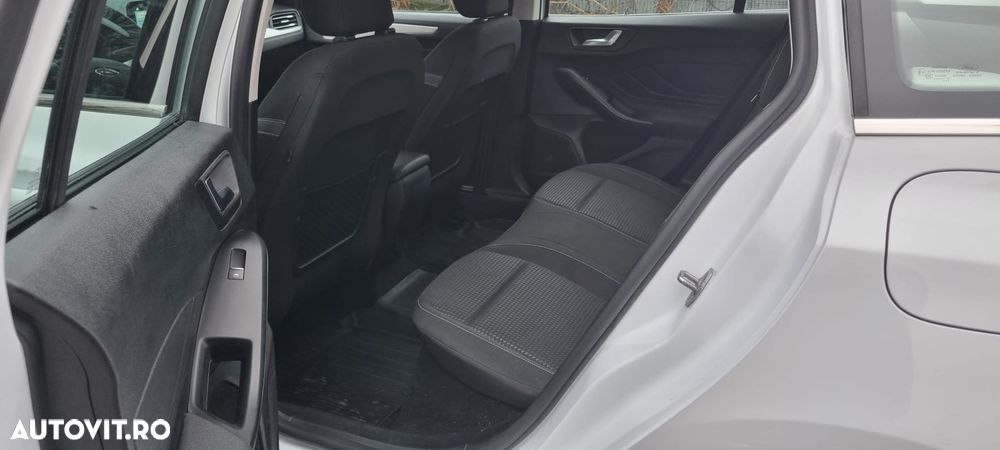 Ford Focus 1.5 EcoBlue Connected - 17