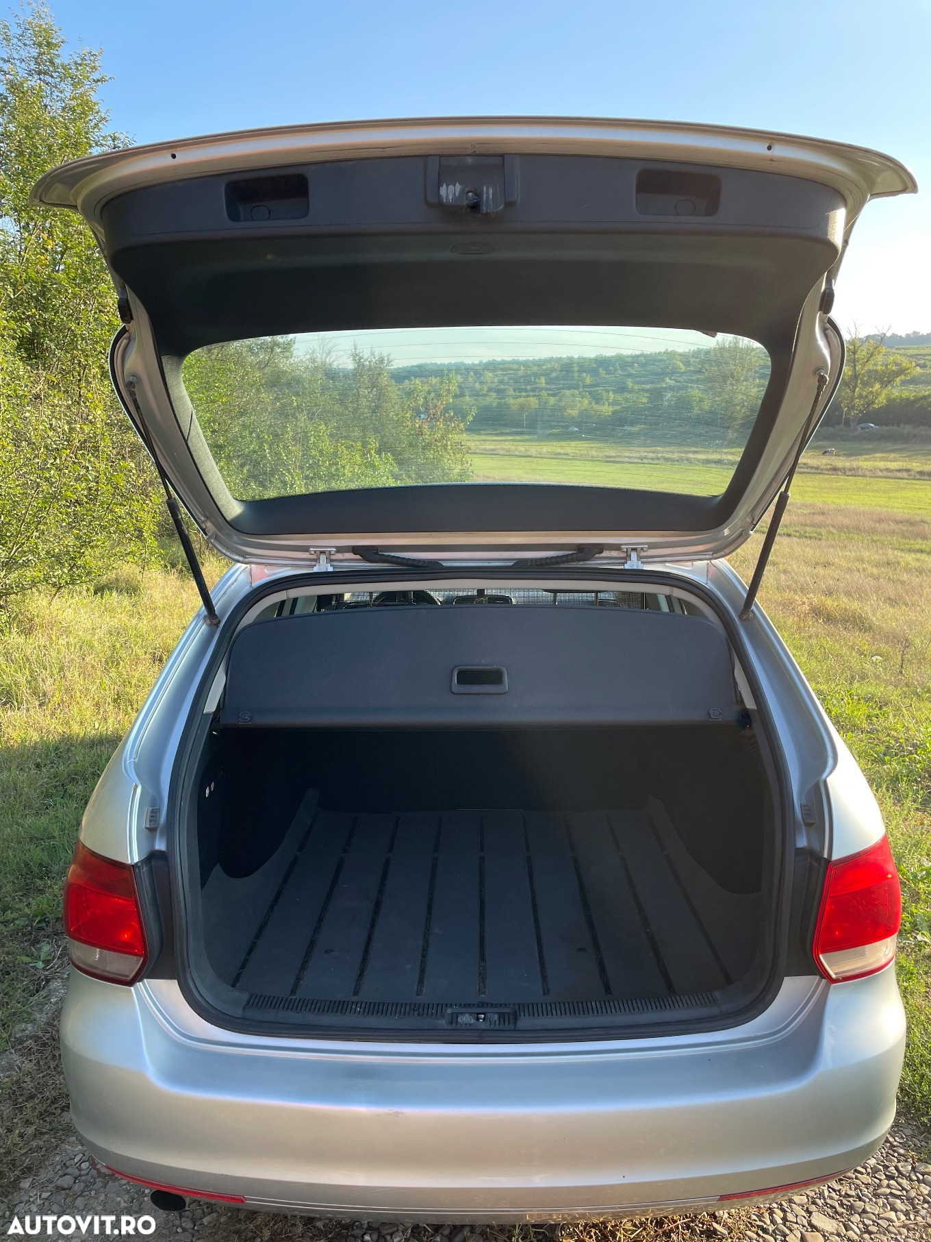 Volkswagen Golf 1.6 TDI DPF BlueMotion - 8