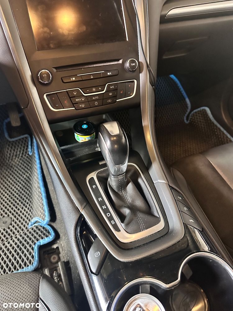 Ford Mondeo 2.0 EcoBoost Titanium S - 22