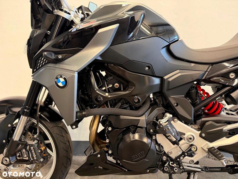 BMW F - 11