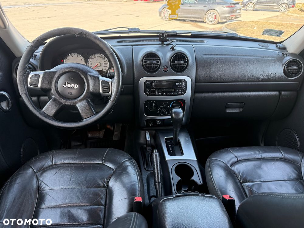 Jeep Cherokee 3.7L Limited - 11