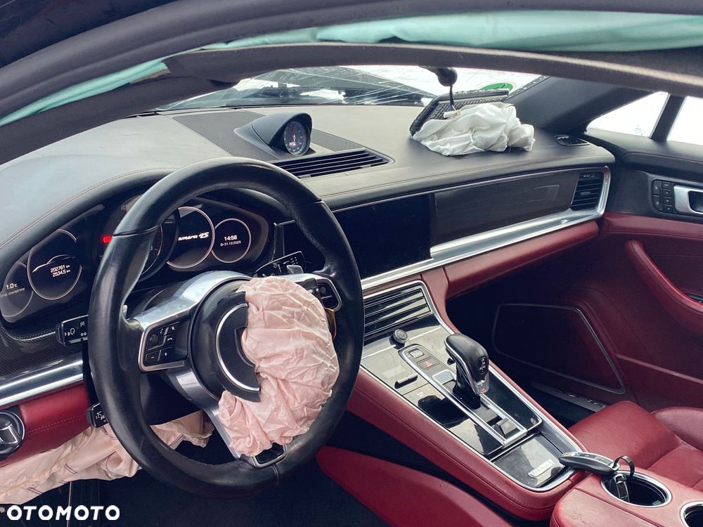 Porsche Panamera - 23