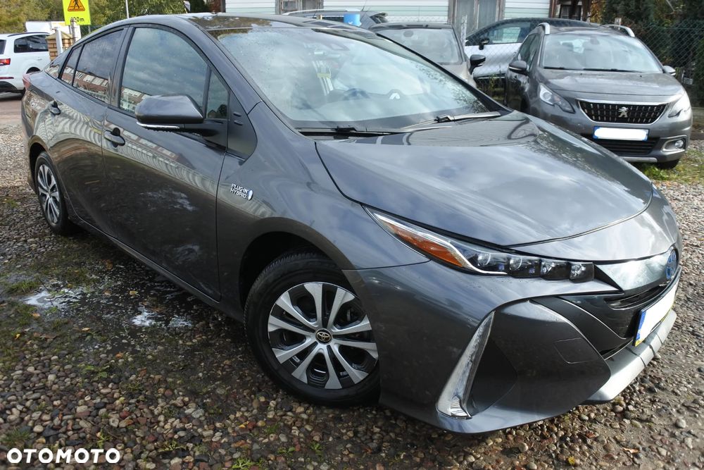 Toyota Prius Plug-in Hybrid Executive - 2
