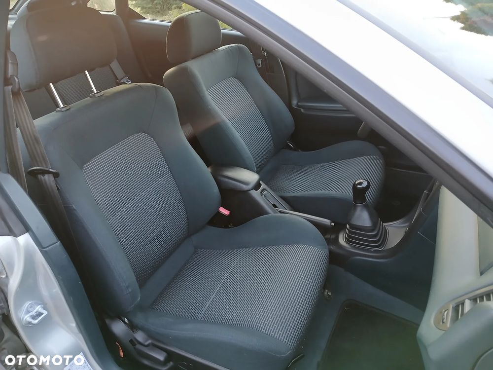 Mazda 323F 1.5 - 20