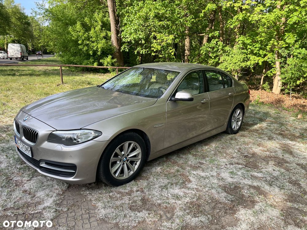 BMW Seria 5 525d xDrive - 2