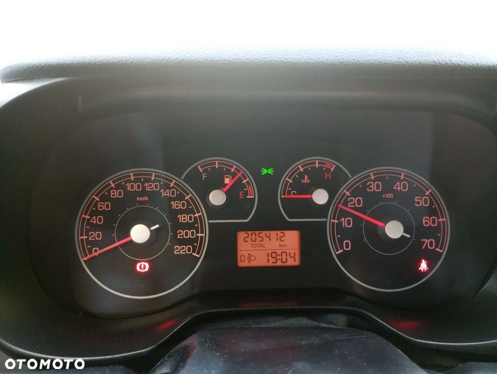 Fiat Grande Punto - 6