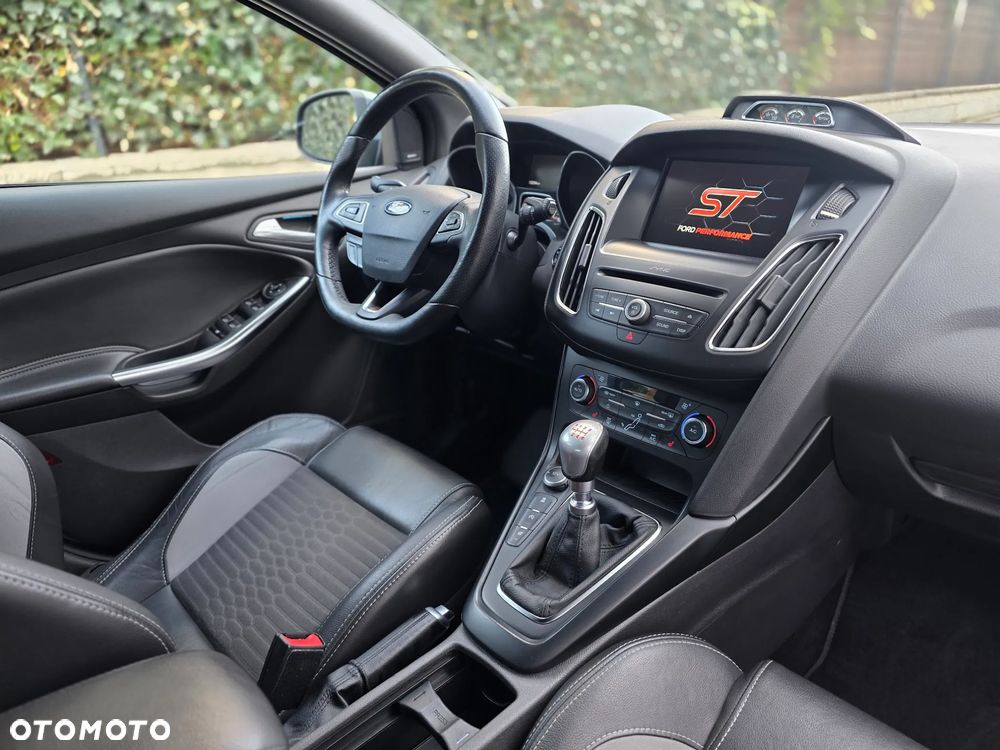 Ford Focus ST - 21