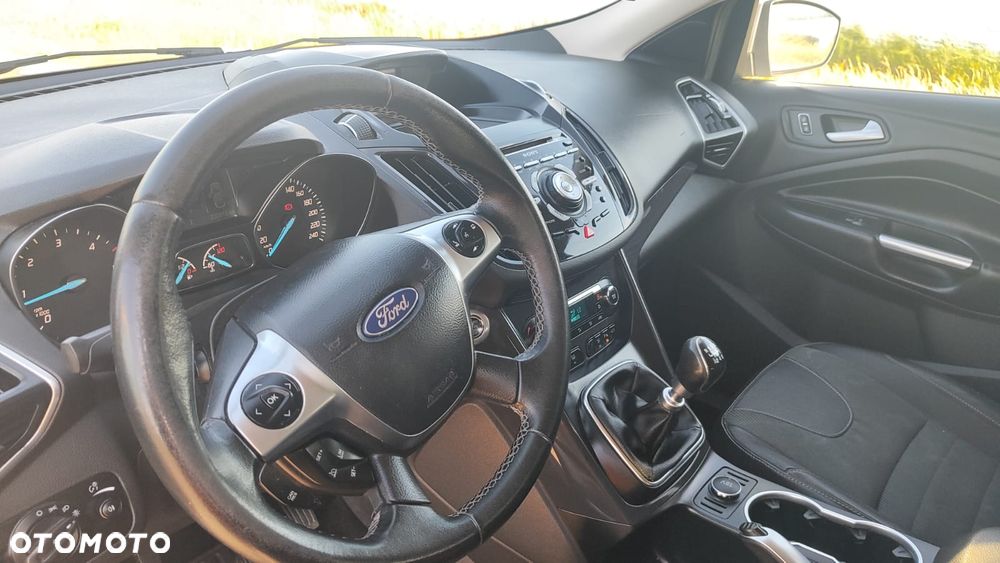 Ford Kuga 2.0 TDCi FWD Titanium Plus - 23