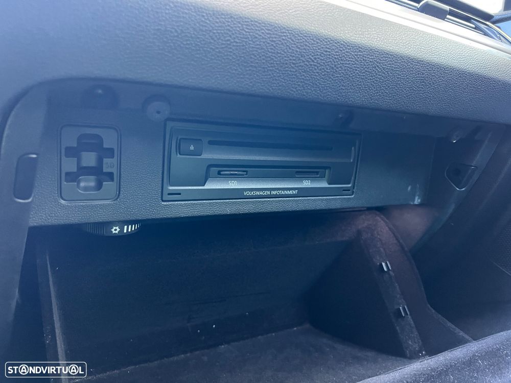 VW Passat 2.0 TDI Confortline DSG - 46