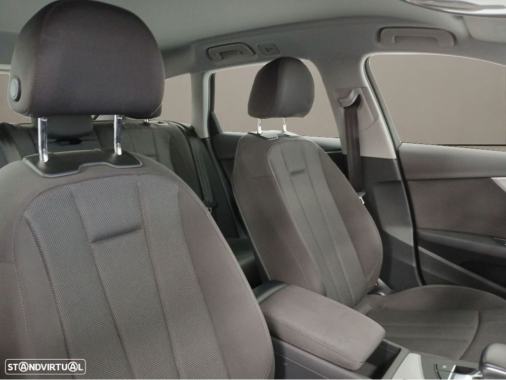 Audi A4 Avant 35 TDI S tronic - 13