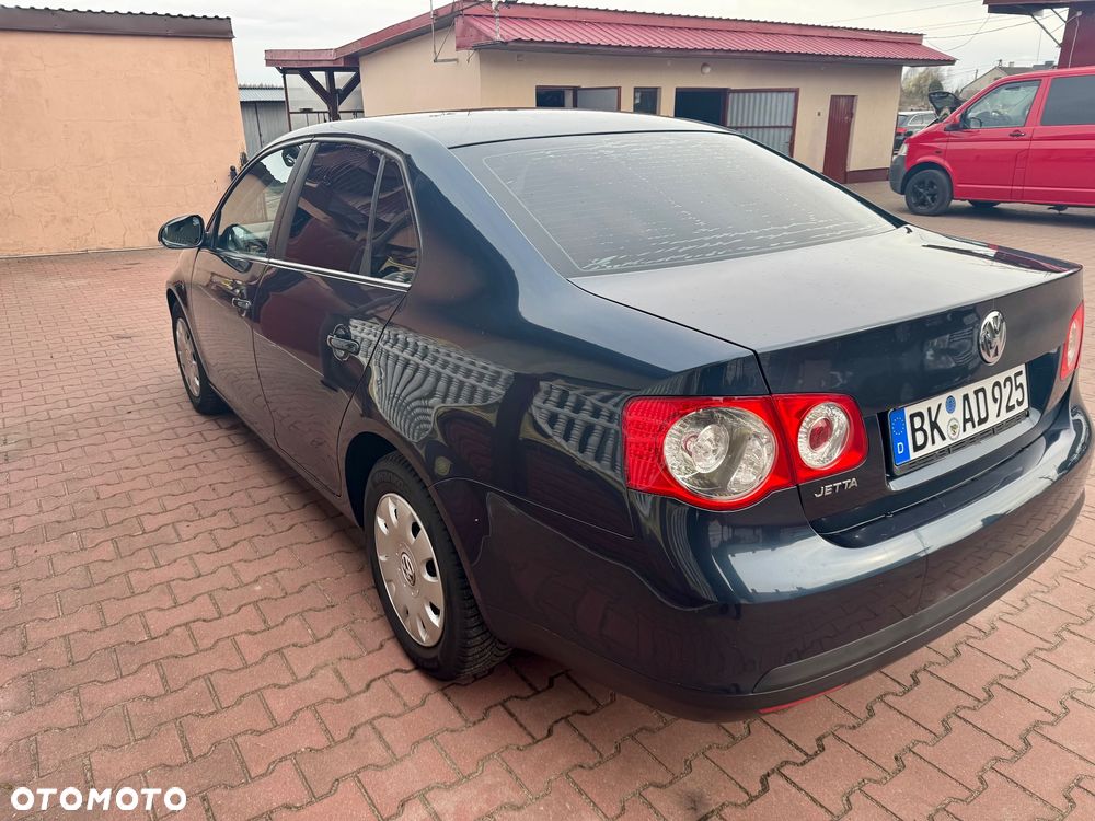 Volkswagen Jetta - 5