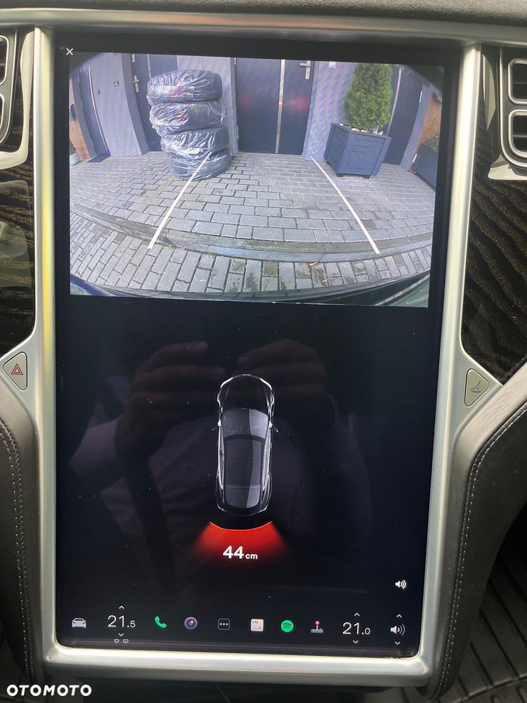 Tesla Model S - 17