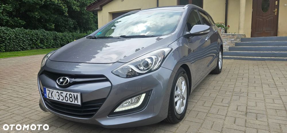 Hyundai i30 blue Kombi 1.6 CRDi Classic Navigation - 1