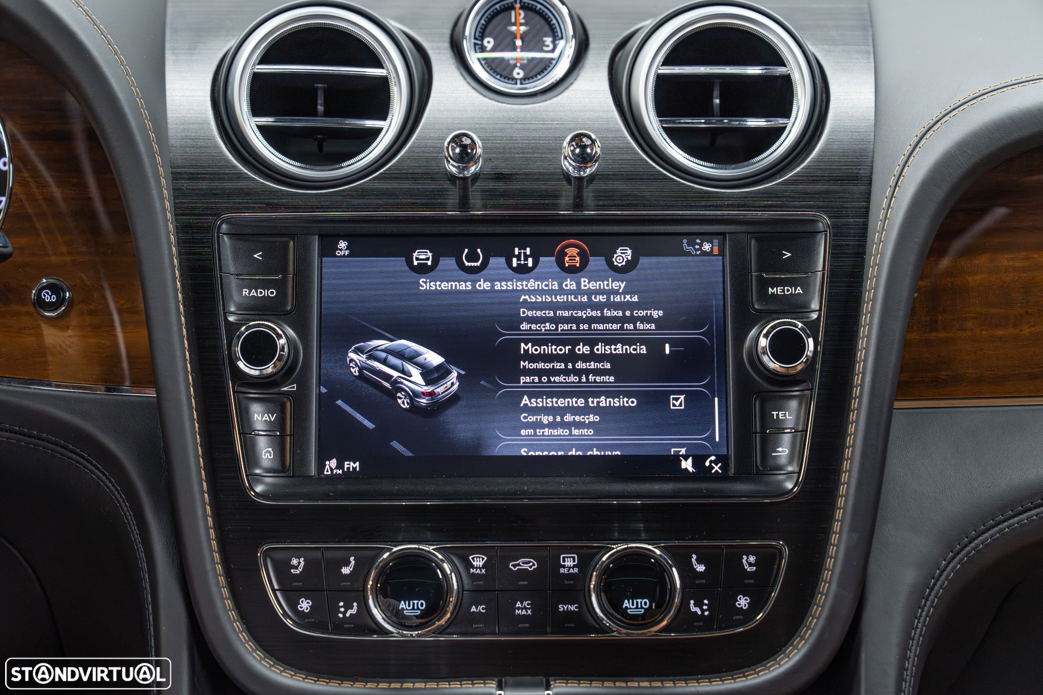 Bentley Bentayga V8 - 38
