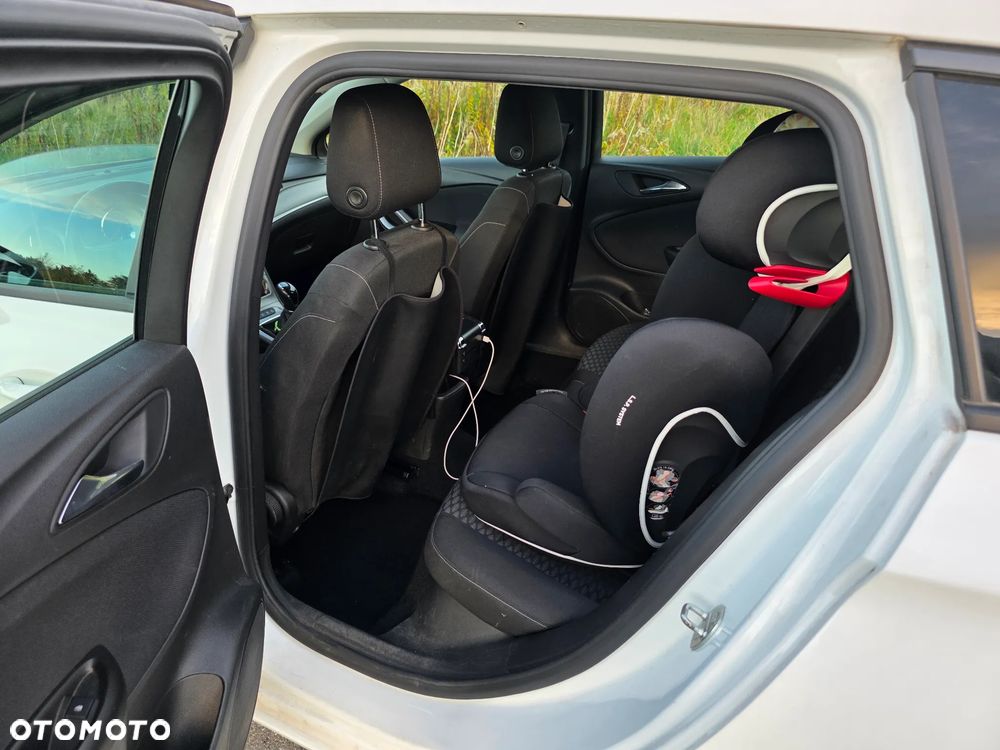 Opel Astra 1.6 CDTI Enjoy - 10