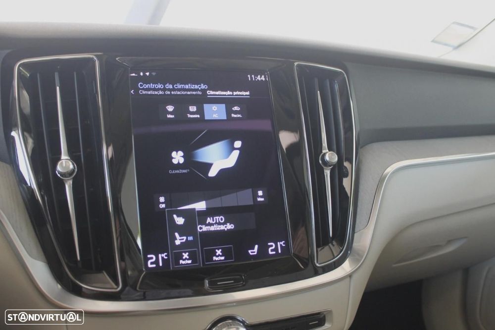 Volvo V60 Cross Country 2.0 B4 Geartronic - 21