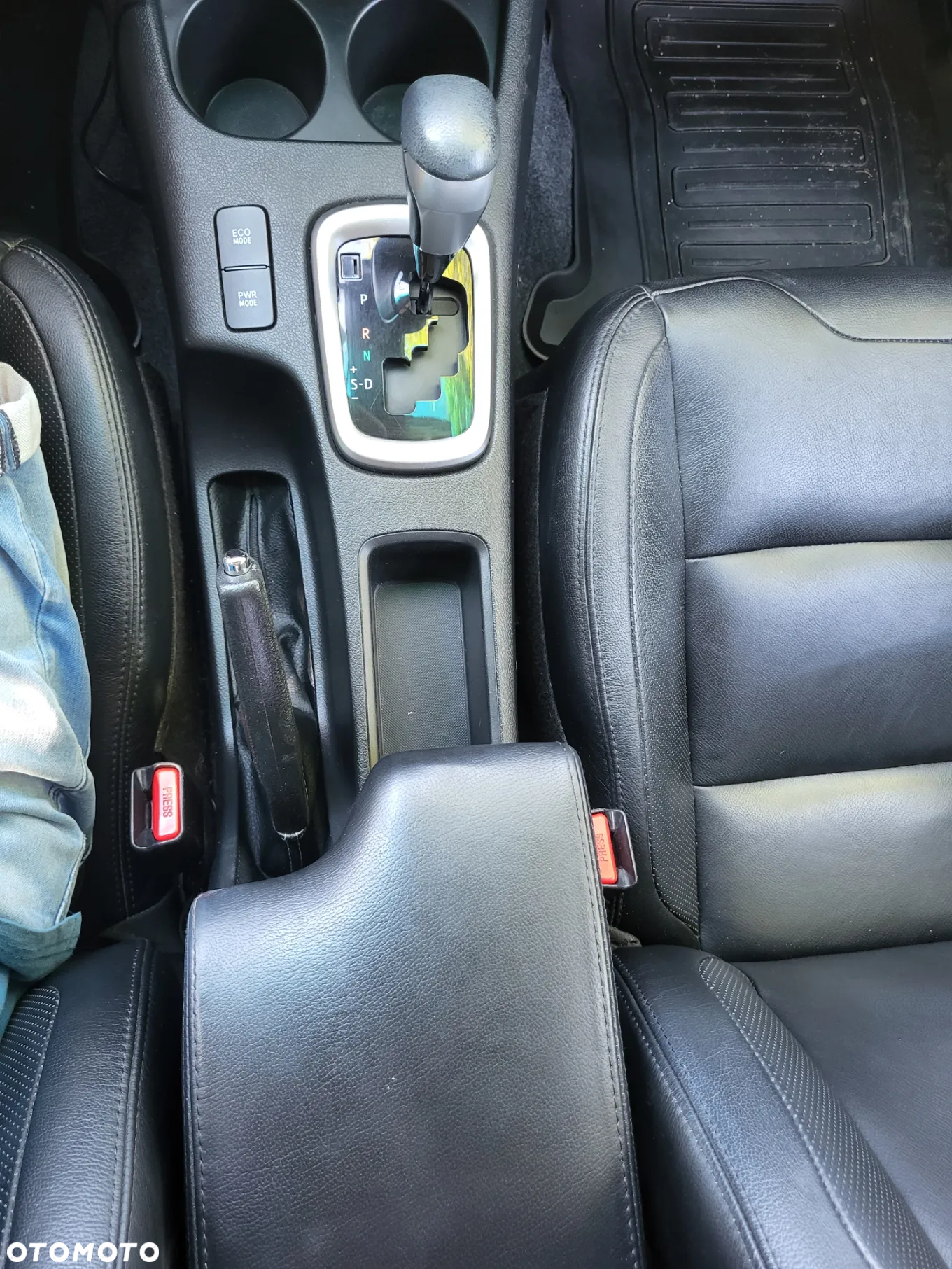 Toyota Hilux 2.4 D-4D Double Cab SR 4x4 - 26