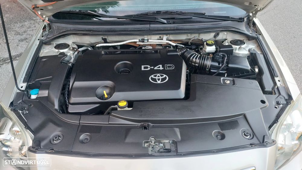 Toyota Avensis SW 2.0 D-4D Sol - 16