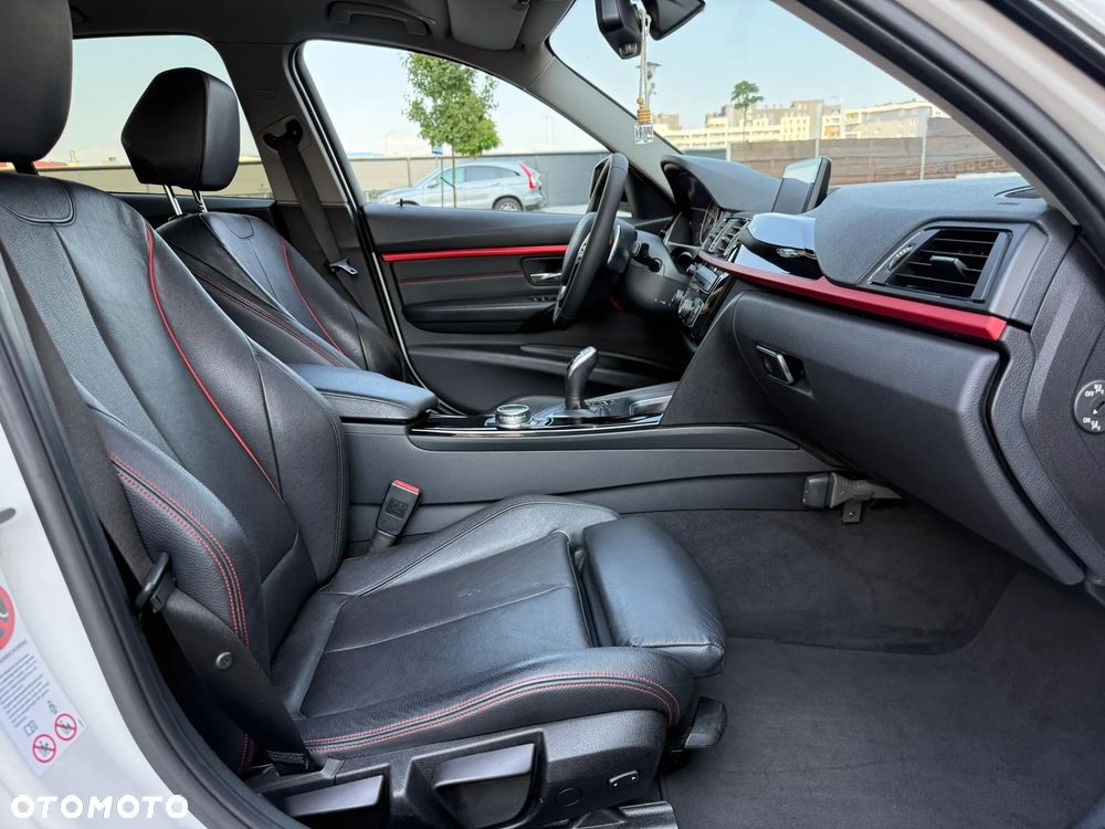 BMW Seria 3 320d Efficient Dynamics Sport Line - 28