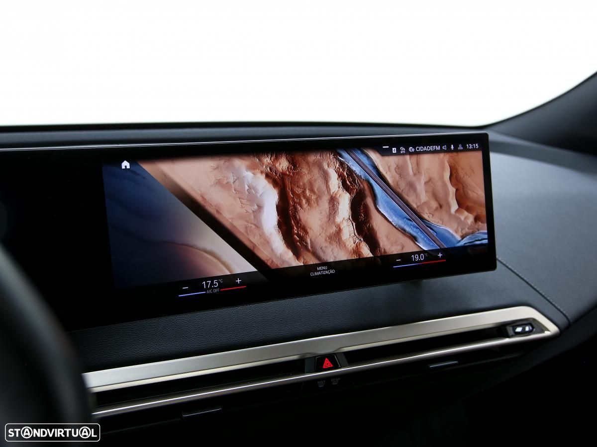 BMW iX xDrive 40 - 21