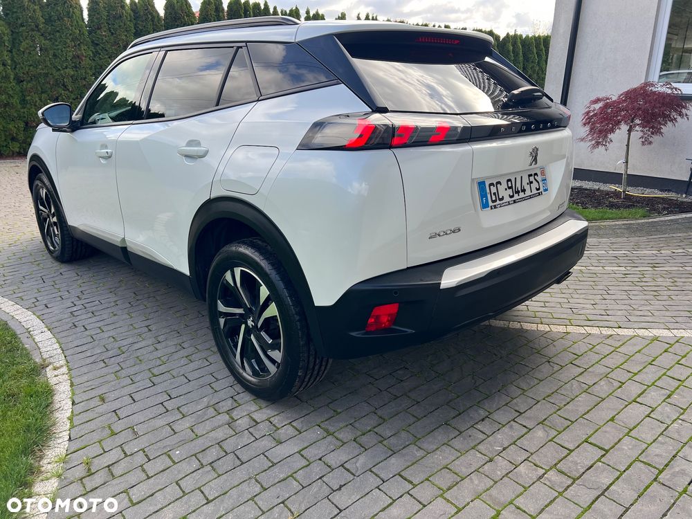 Peugeot 2008 BlueHDi 130 Allure S&S EAT8 - 4