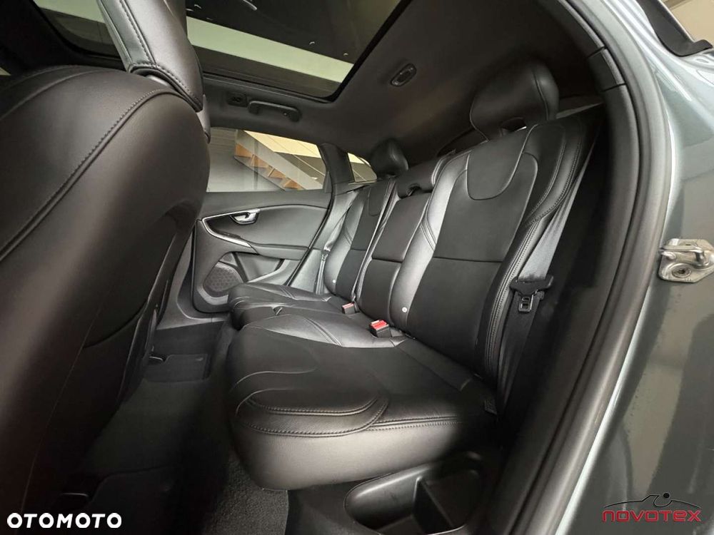 Volvo V40 T4 Momentum - 19