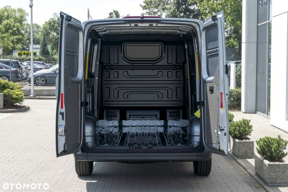 Volkswagen Crafter - 11