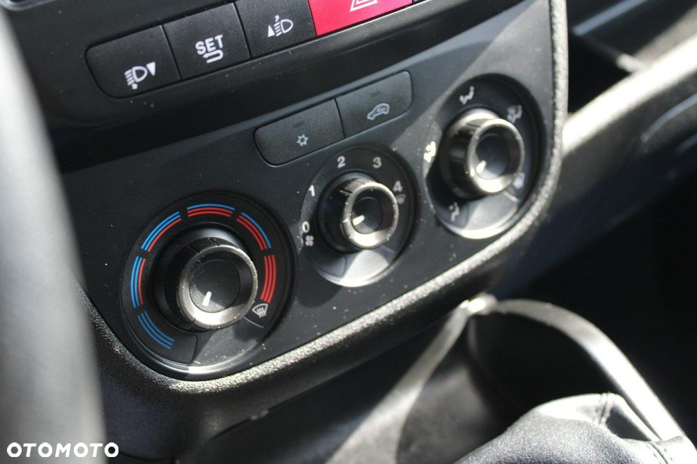 Opel Combo - 19