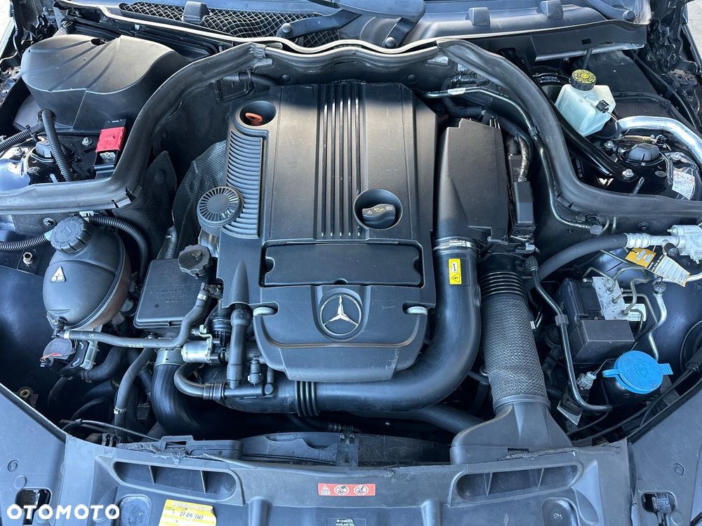 Mercedes-Benz Klasa C 180 CGI Automatik BlueEFFICIENCY Avantgarde - 22