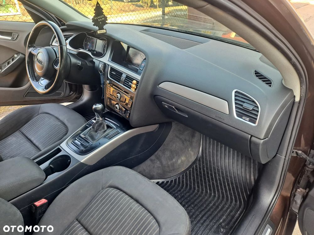 Audi A4 Avant 2.0 TDI DPF Ambiente - 8