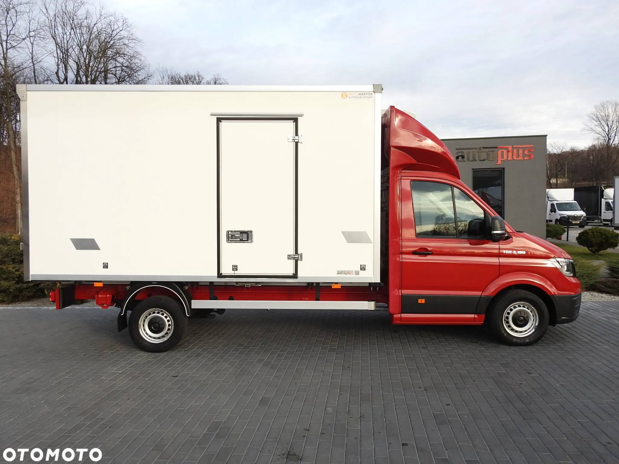 Volkswagen CRAFTER CHŁODNIA KONTENER -5*C 8 PALET FUNKCJA GRZANIA TEMPOMAT KLIMATYZACJA PNEUMATYKA 180KM [ 013407 ] - 9