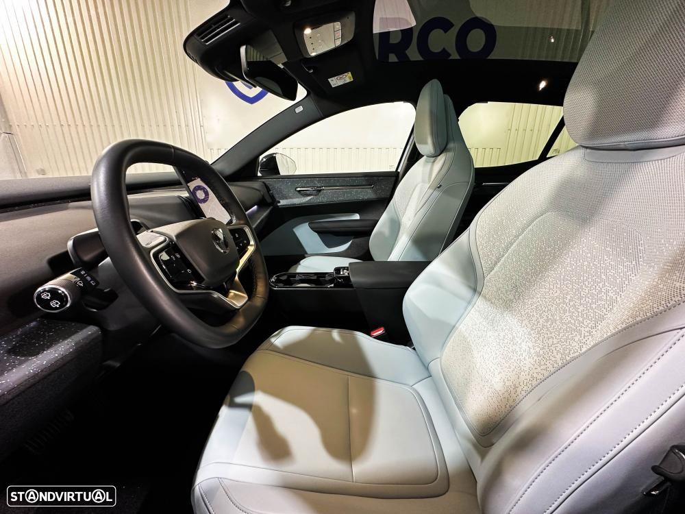 Volvo EX30 Twin Motor Performance AWD Plus - 9
