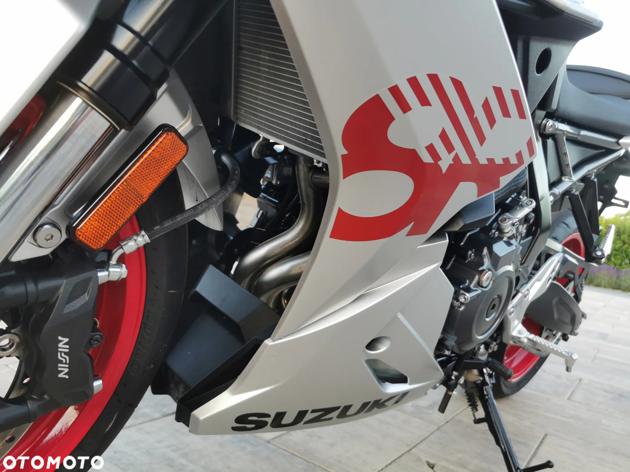 Suzuki GSX - 24