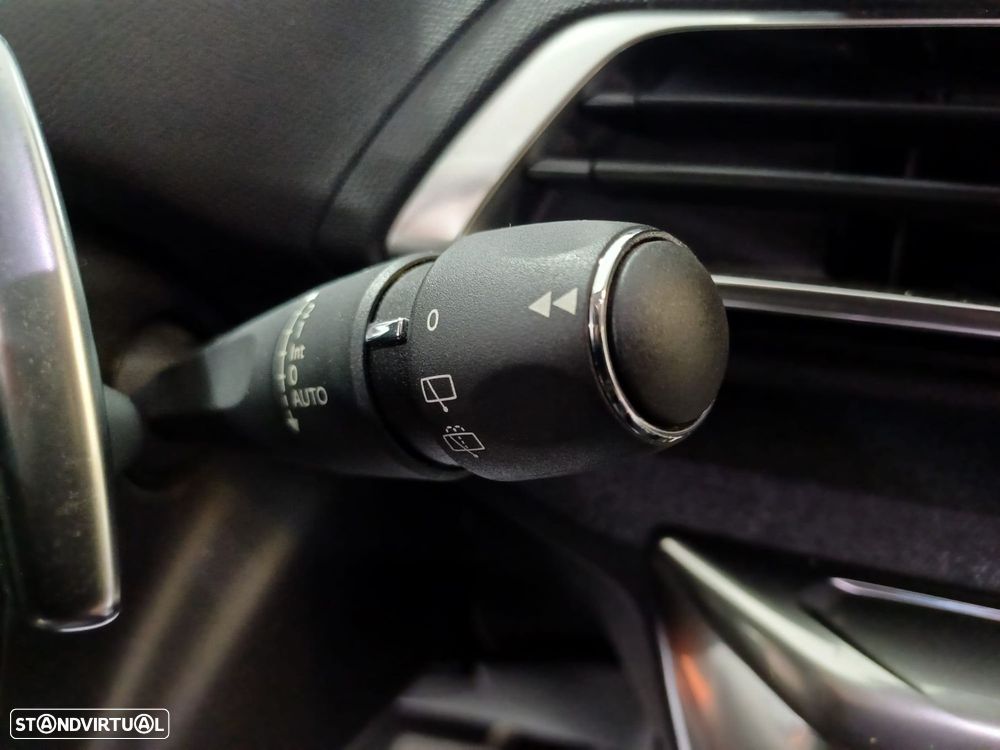 Peugeot 3008 1.5 BlueHDi Allure EAT8 - 18