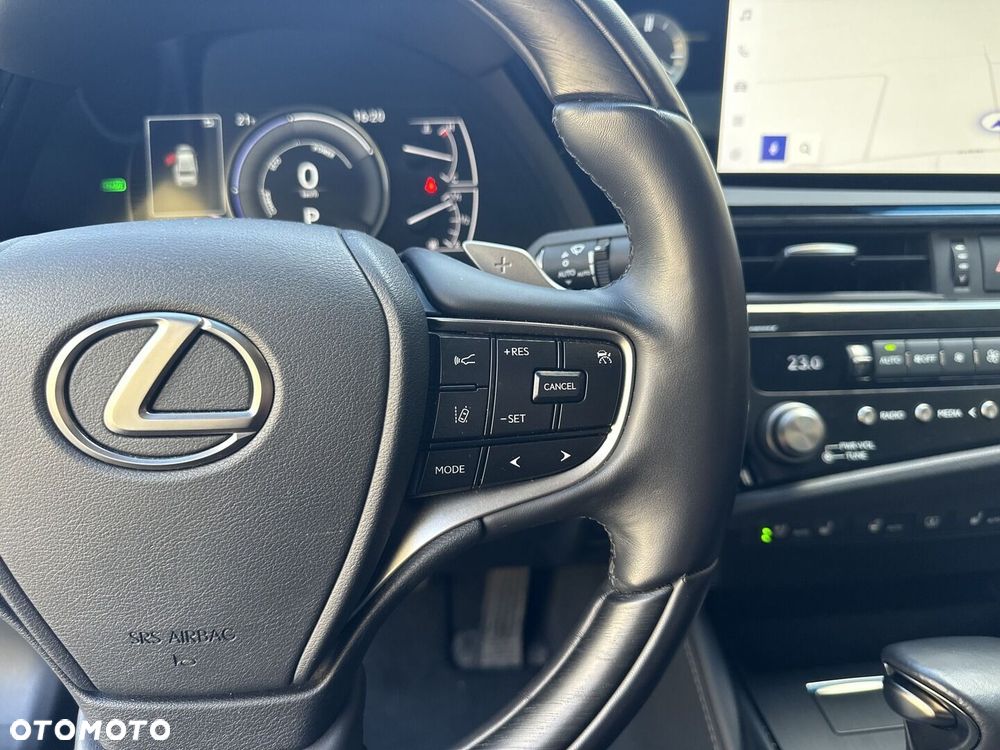 Lexus ES 300h Prestige - 13