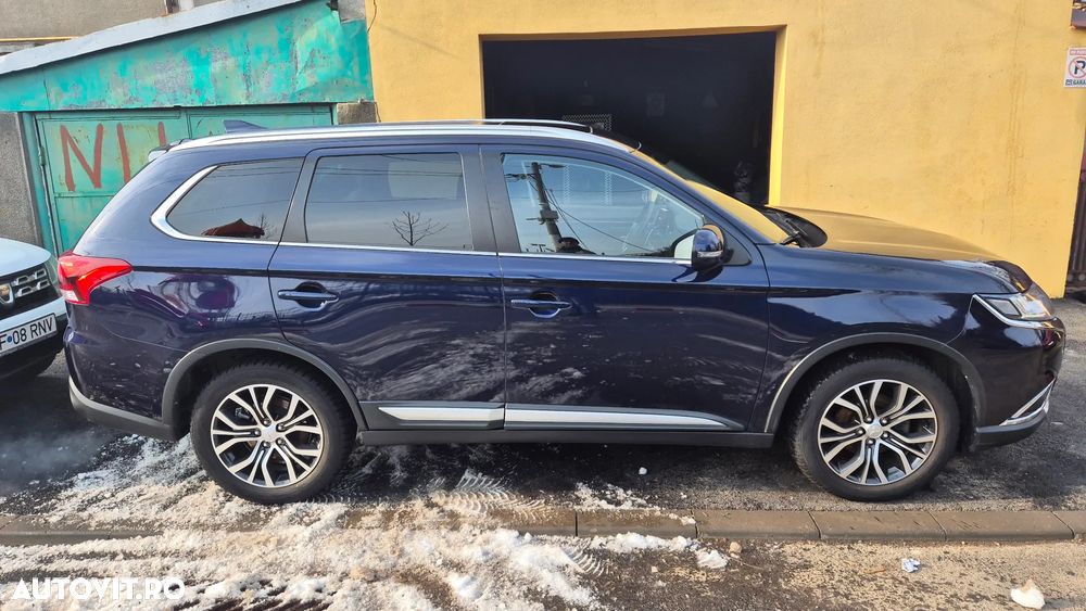 Mitsubishi Outlander - 6