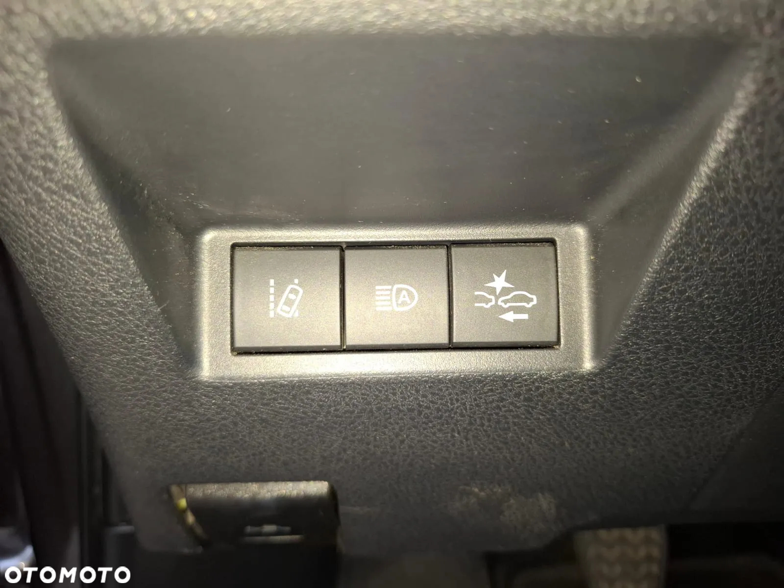 Toyota Yaris 1.0 Premium - 36