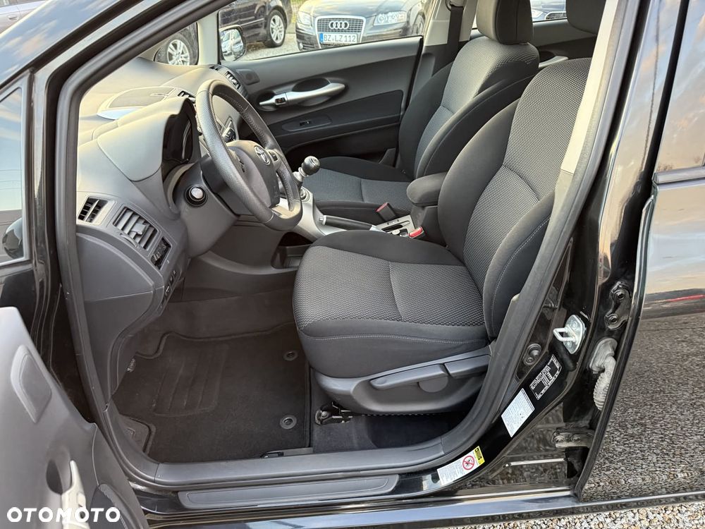 Toyota Auris - 14