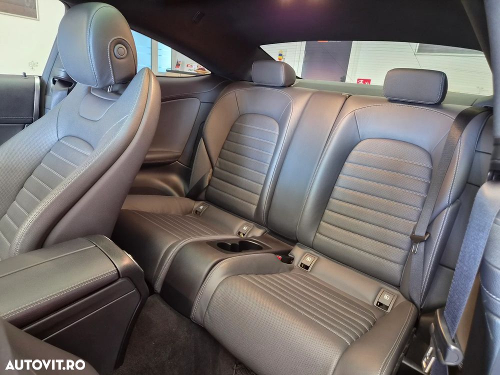 Mercedes-Benz C 300 MHEV - 12