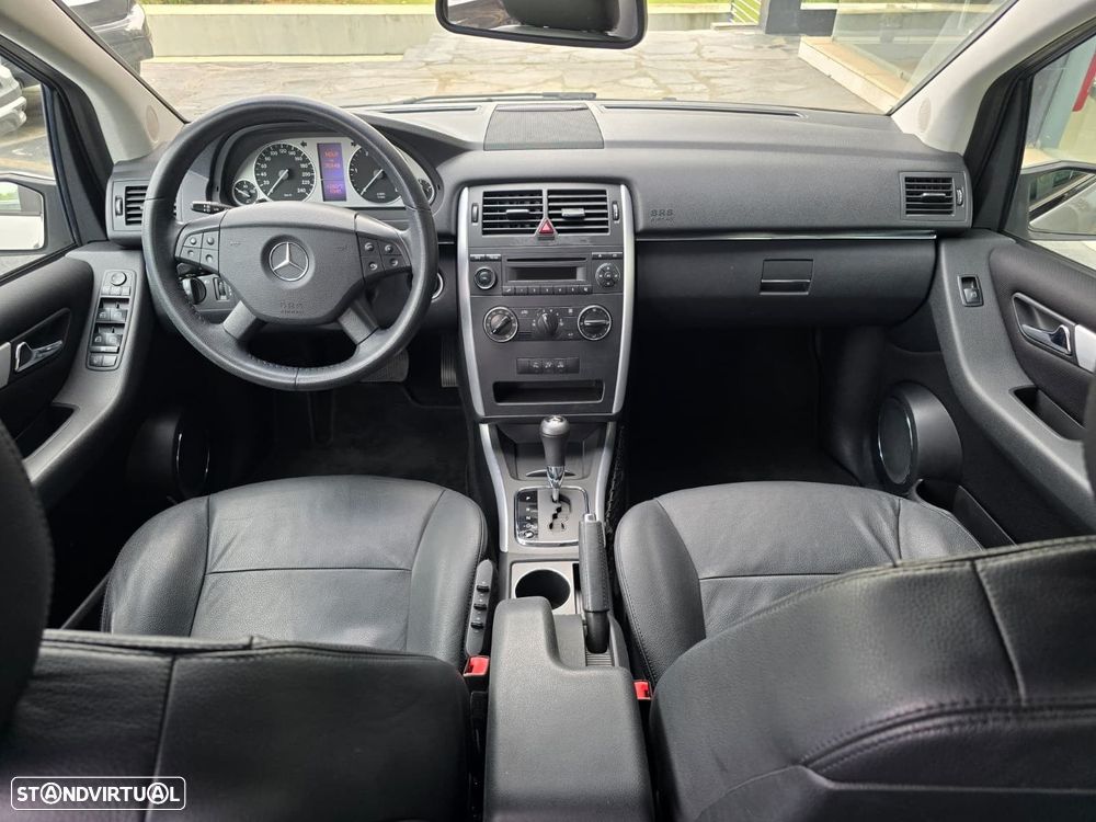 Mercedes-Benz B 180 - 11