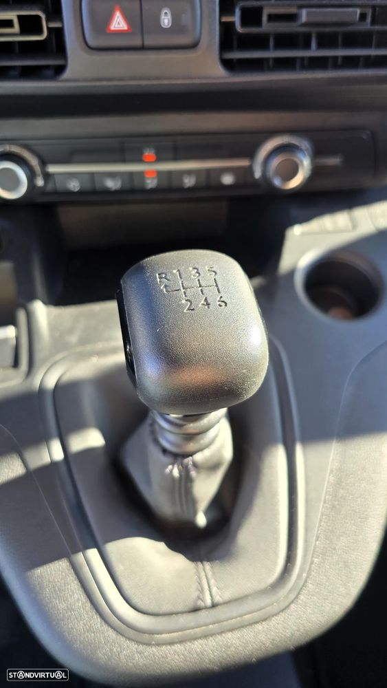 Peugeot PARTNER STANDARD 1.5 BLUEHDI 100 3P - 34