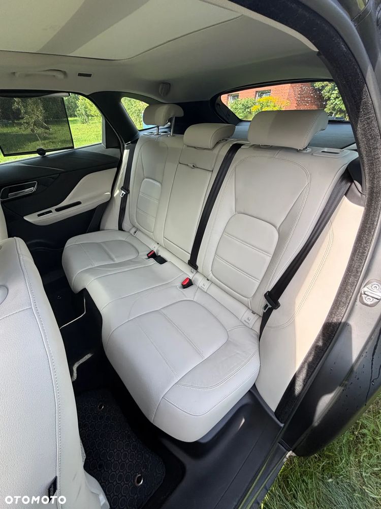 Jaguar F-Pace 2.0 i4D AWD Prestige - 14