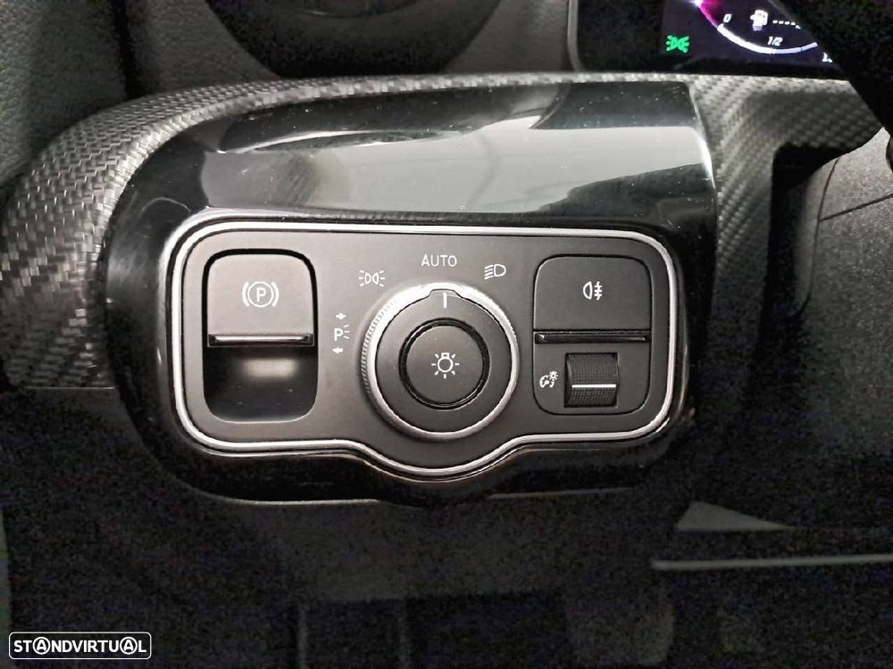 Mercedes-Benz CLA 180 d - 17