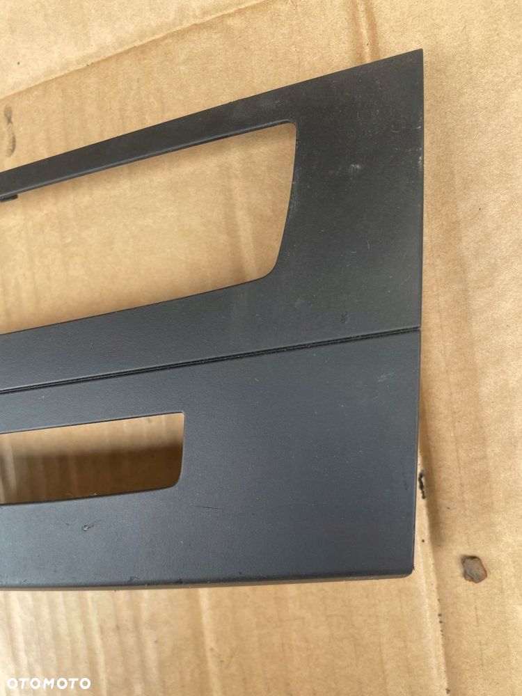 ramka deski rozdzielczej bmw e90 e91 e92 e93 navi 6958411 czarna - 3