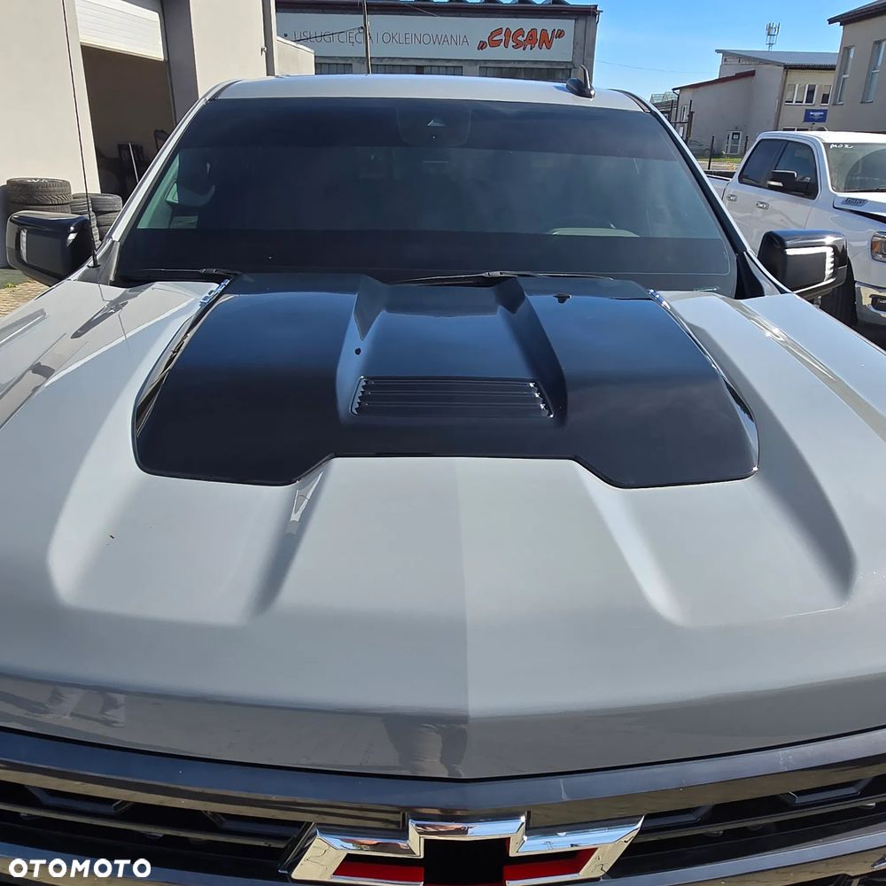 Chevrolet Silverado - 2