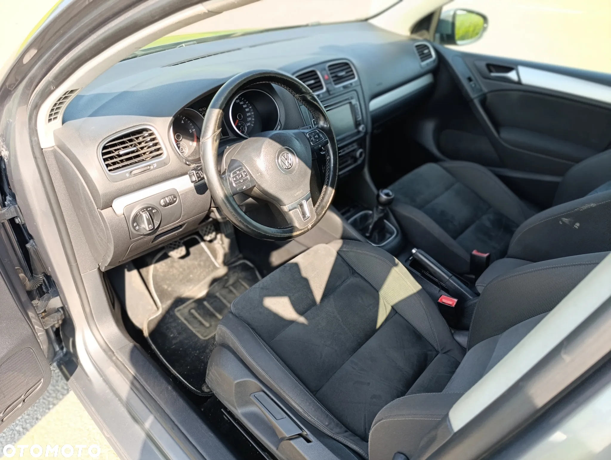Volkswagen Golf VI 1.6 TDI Comfortline - 9